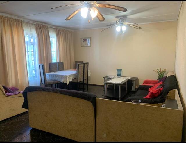 3 BEDROOM HOUSE FOR SALE IN WESTRIDGE